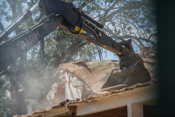 Demolition of the flats is expected to be finished by March 2019. 