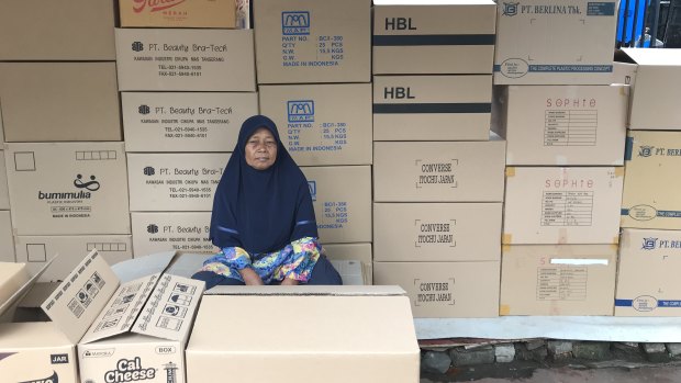 Eni has been selling boxes on Jalan Wahid Haysim for 20 years.