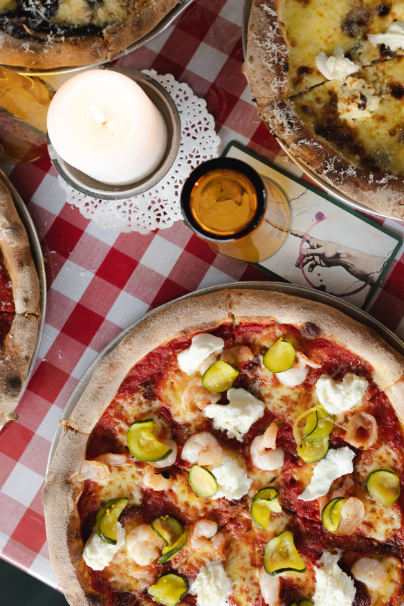 Prawn and zucchini pizza. 