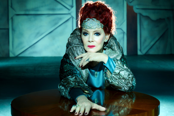 Jean Smart plays writer Elinor St. John in Babylon.