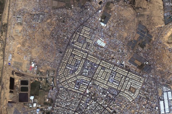 A satellite image of the tents, shelters and people in Rafah, Gaza at the start of February.