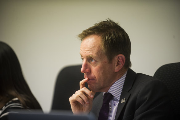 Committee chair Shane Rattenbury has tabled the final report to guide new laws to create an ACT integrity commission.