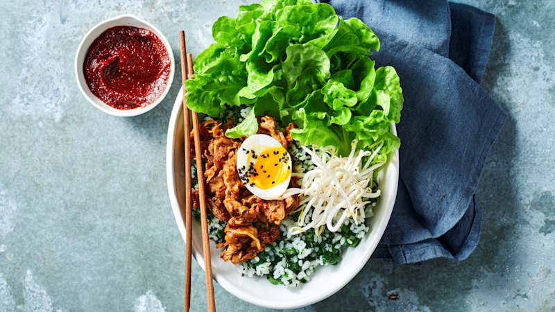 Hitra korejska govedina z zelenim rižem in mehko kuhanimi jajci za hitro kosilo