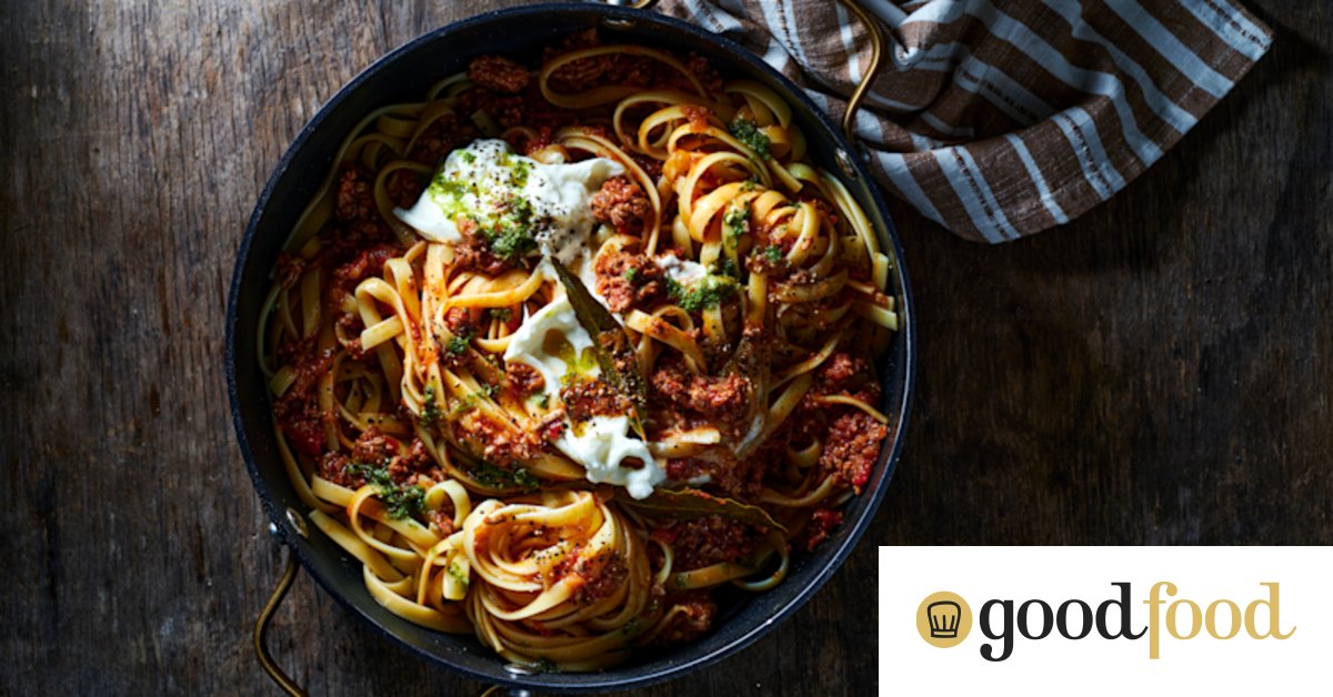 Fettuccine bolognese recipe with caramelised fennel, pesto and burrata
