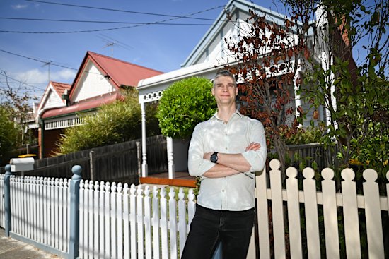 Jeremy van Dijk backs disclosure of reserve prices.