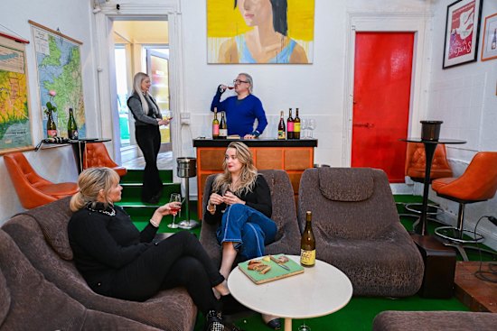 Pour Diane is a ’70s time warp