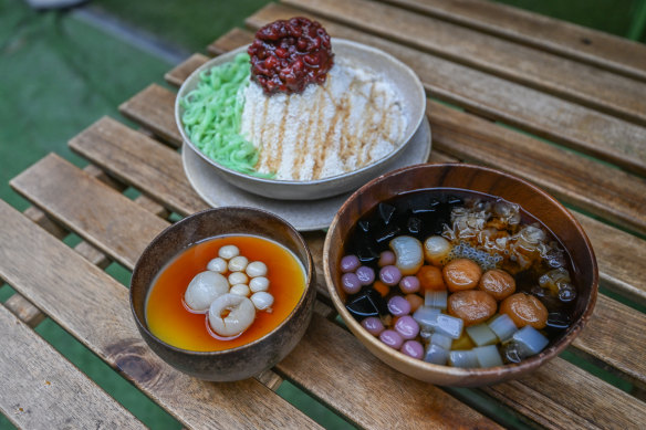 Clockwise from left: pandan pudding, Penang cendol and warm monkfruit jelly soup.