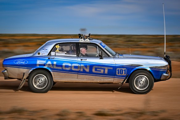 A trek car on the outback road between Mildura and Burra.