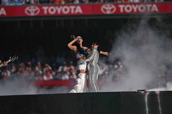 Pre match entertainment with Katy Perry and Tina Arena at MCG.