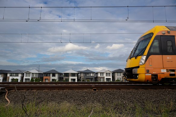 Schofields is considered the logical place to build a major station to link the T1 Richmond rail line to an extended metro line between St Marys and Tallawong.