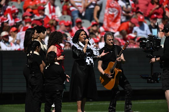 Pre match entertainment Christine Anu.