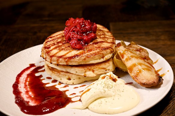 Pancakes with poached rhubarb, baked apple, coffee caramel and mascarpone.