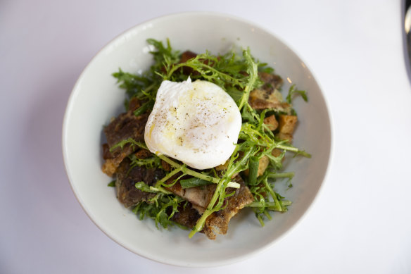 Salade Lyonnaise.