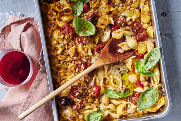 15-minute chickpea pasta with harissa and yoghurt.