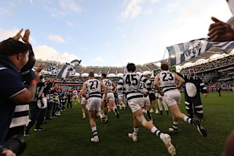 Geelong runs out for the preliminary final.