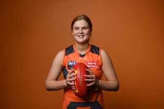 Isadora McLeay, who was drafted into AFL team GWS Giants just before her HSC exams in 2021.