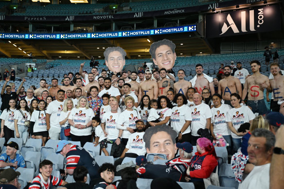 The Nawaqanitawase fan club.