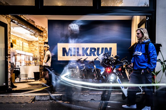 The startup Milkrun aimed to revolutionise grocery shopping with quick deliveries in 2021, but it failed and Woolworths bought its brand.