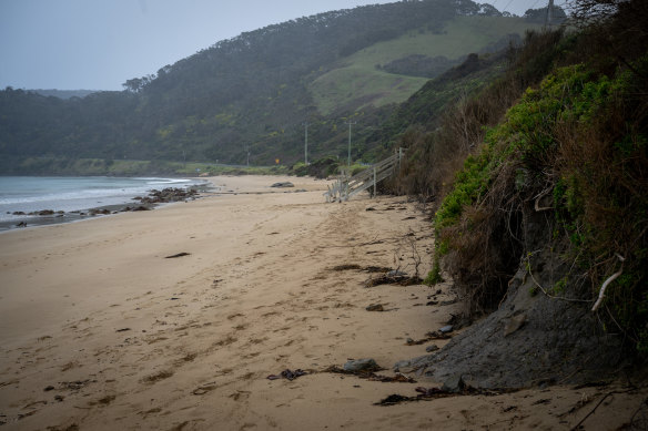 Erosion at Eastern View on the Great Ocean Road.