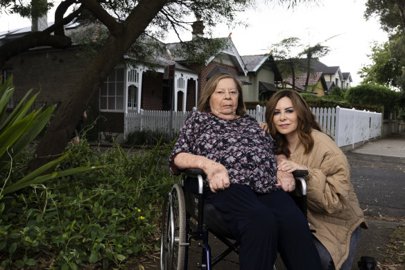 Psychologist Irene Fihrer, right, is concerned about the impact of aged care COVID-19 isolation periods on her mother.