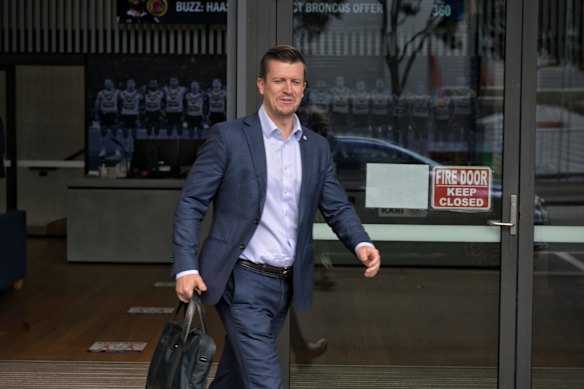 Bulldogs CEO Aaron Warburton is set to become one of three independent directors of the Canterbury League Club.