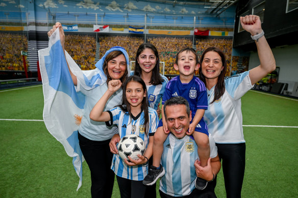 The extended Paz family (left to right) Gaby, Mia, Shalisa, Mariano, Santiago and Barbara.