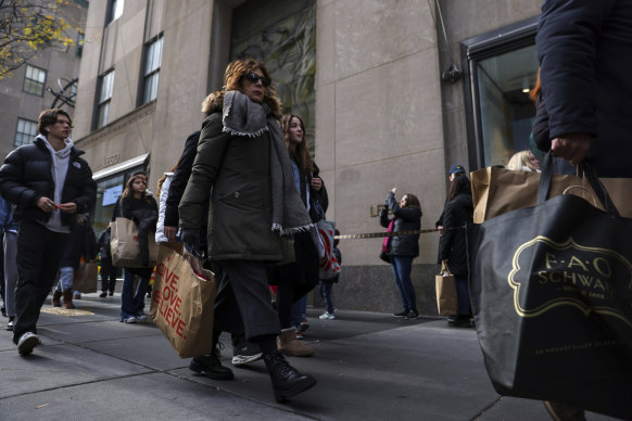 US shoppers helped fuel a jump in retail spending during the holiday period.