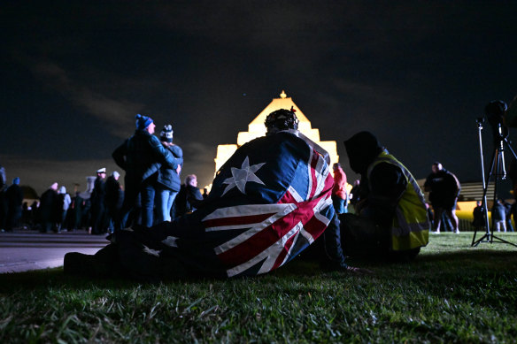 Crowds gathered at the Shrine of Remembrance before dawn broke.