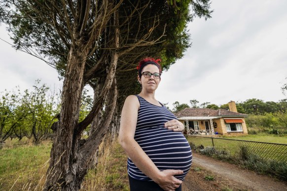 Jessa Laws shortly before giving birth.