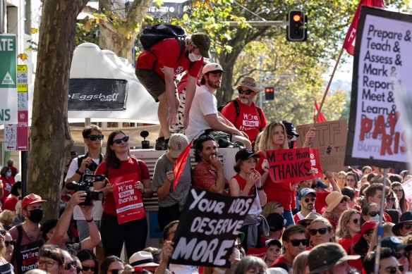 Thousands of teachers marched to state parliament on Wednesday morning demanding better pay and conditions. 