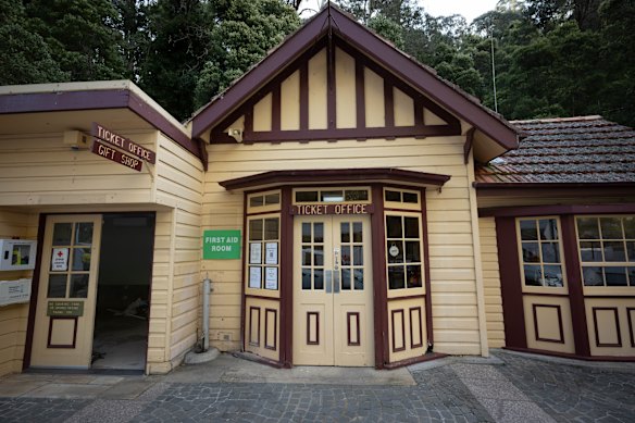 Jenolan Caves House: back again, but how to get there?
