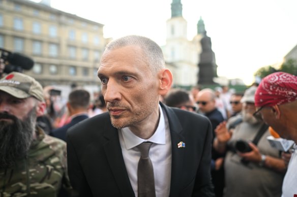 Sergei Tikhanovsky tem lutado para se adaptar ao novo cenário político desde a sua libertação.