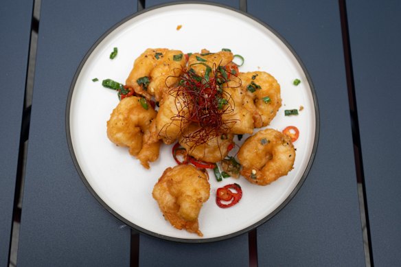 Pepper and Prepnies of Peper: Wok-tussy with black pepper.