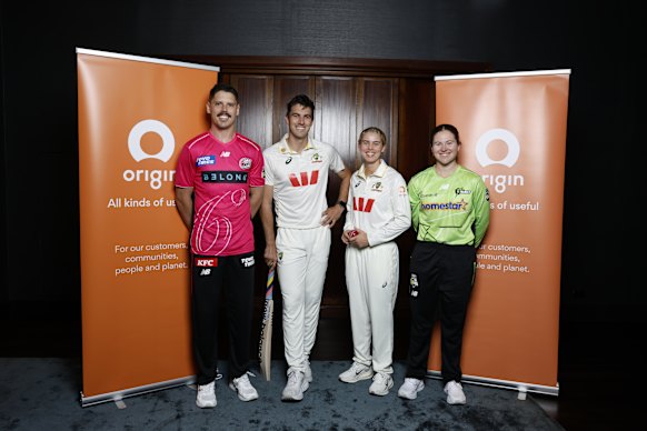 Ben Dwarshuis, Pat Cummins, Phoebe Litchfield and Hannah Darlington help announce CA’s new sponsor, Origin Energy.