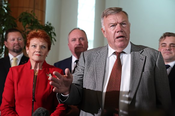 The One Nation leader, Senator Pauline Hanson, with incoming Farrer MP David Farley, at a press conference at Parliament House in Canberra.