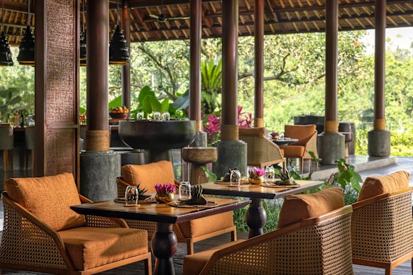 Impiana Ubud’s Syrco Base farm-to-table restaurant is headed by Michelin star-awarded Dutch chef Syrco Bakker. 