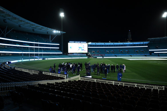 Blues past and present take to the hallowed turf of the SCG.