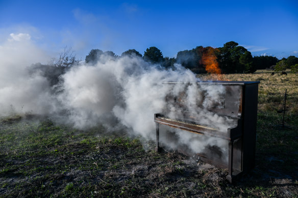 Going... the test run of Piano Burning begins.