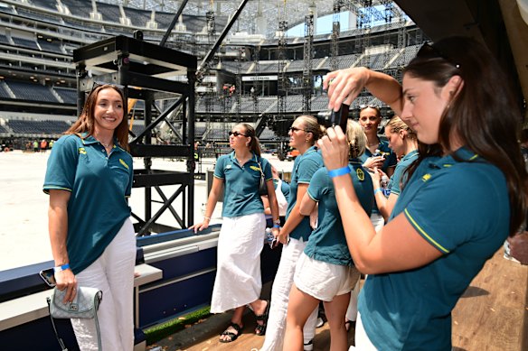 Lani Pallister and the Dolphins take in the surroundings at SoFi Stadium.