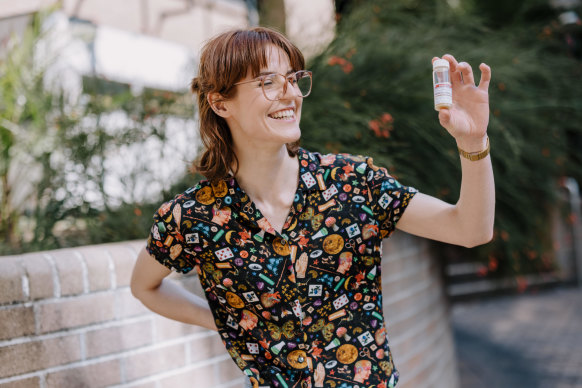 Alice O’Keefe is a PhD student at the University of Wollongong developing tiny crystals that can heat up and kill brain cancer cells. 