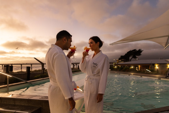 A Sunrise Soak at He Puna Taimoana hot pools.