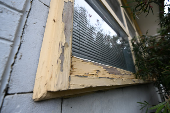 Rotting window frames at Sandringham College.