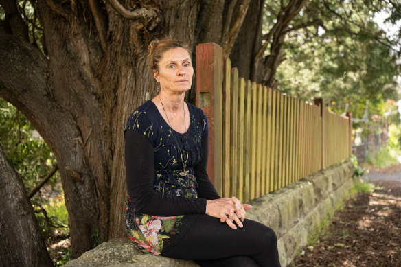 Tracy Dods outside Katoomba Local Court on an earlier hearing date.
