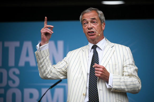 Il leader riformista britannico Nigel Farage sta facendo il suo ottavo tentativo di ottenere un seggio nel parlamento britannico. 