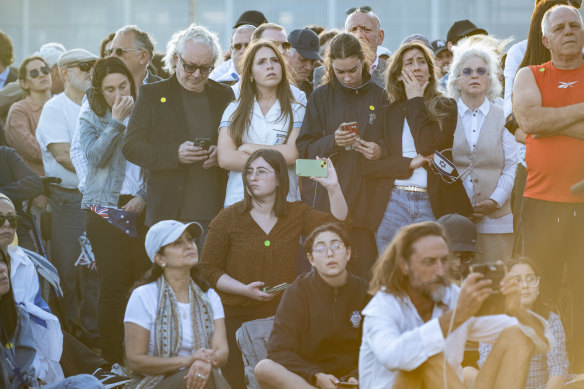  People gather for a Jewish vigil in support of Israel at Rodney Reserve in Dover Heights.