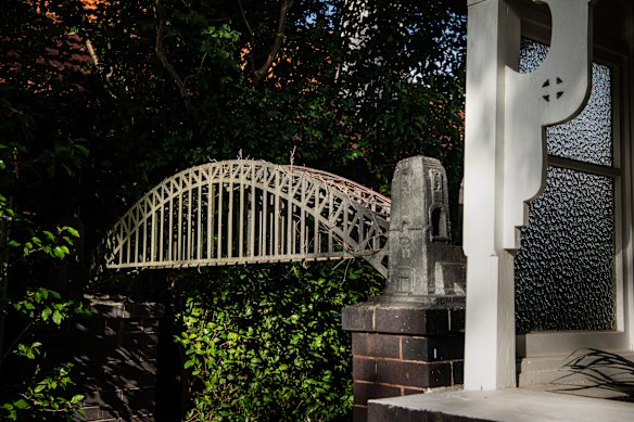 In Dalhousie Street, a Federation home hosts a model of the Sydney Harbour Bridge.