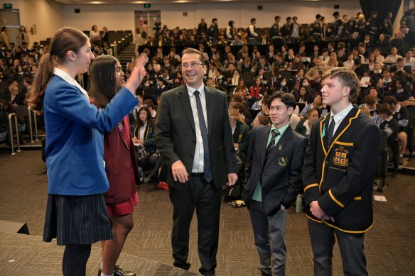 UBS Chief Economist George Tharenou chats to HSC economics students.