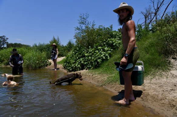 Ethan and Isabel arrive with their eski for the day at the Nepean River in Yarramundi. 