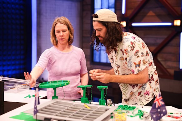 Past contestants Gabby and Owen return to Lego Masters Australia.