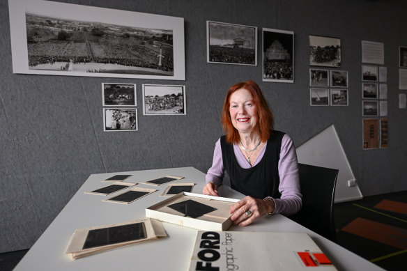 Louise McKenzie discovered a hidden trove of negatives in her garage which turned out to be for photographs of Melbourne taken nearly 100 years ago. 